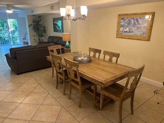 DiningArea702.jpeg