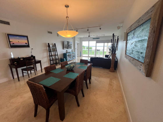 DiningRoom1.jpeg