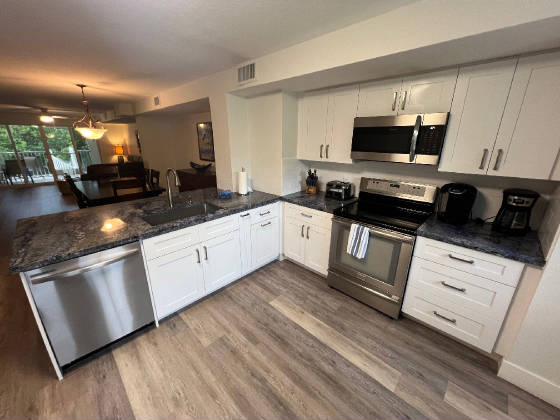 Kitchen704.jpeg